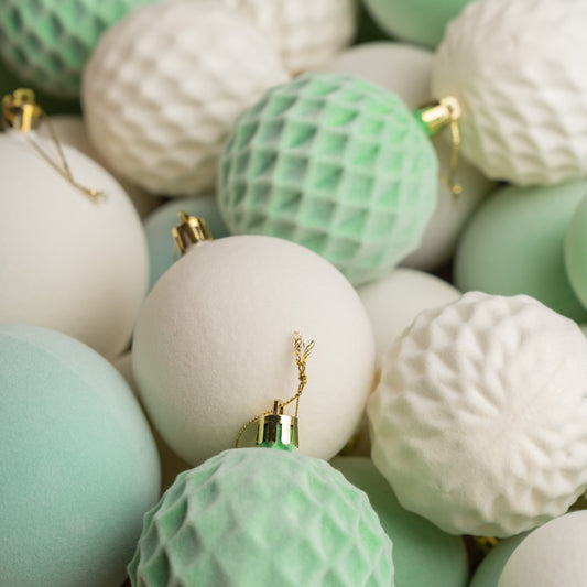 Новорічні кулі 40 шт Мікс Бархат М'ятний Білий Набір новорічних куль