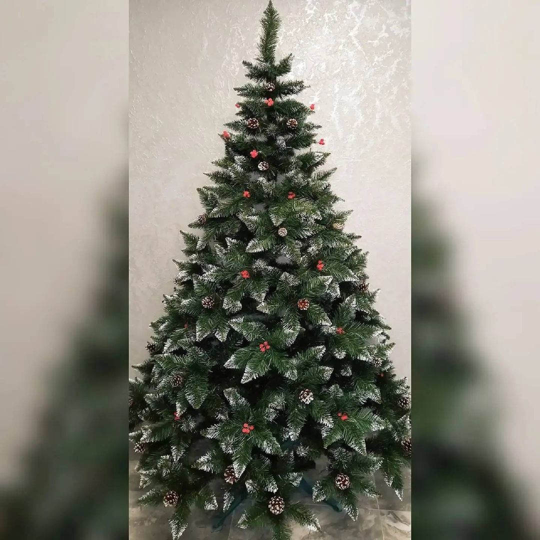 Штучна ялинка Софія з шишками та ягідками Кармен (Червоні, Сині)