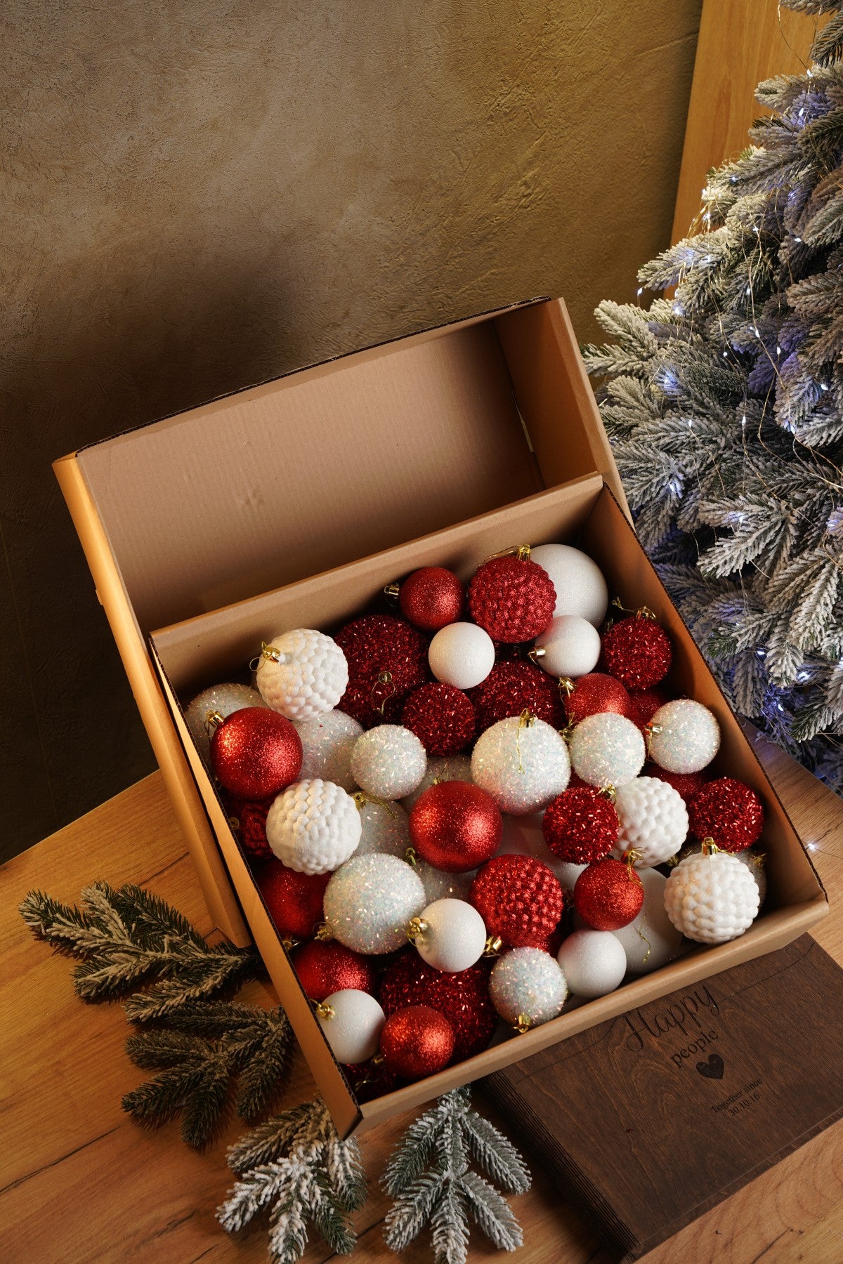 Новорічні кулі 40 шт Мікс Блиск Червоний Білий Набір новорічних куль