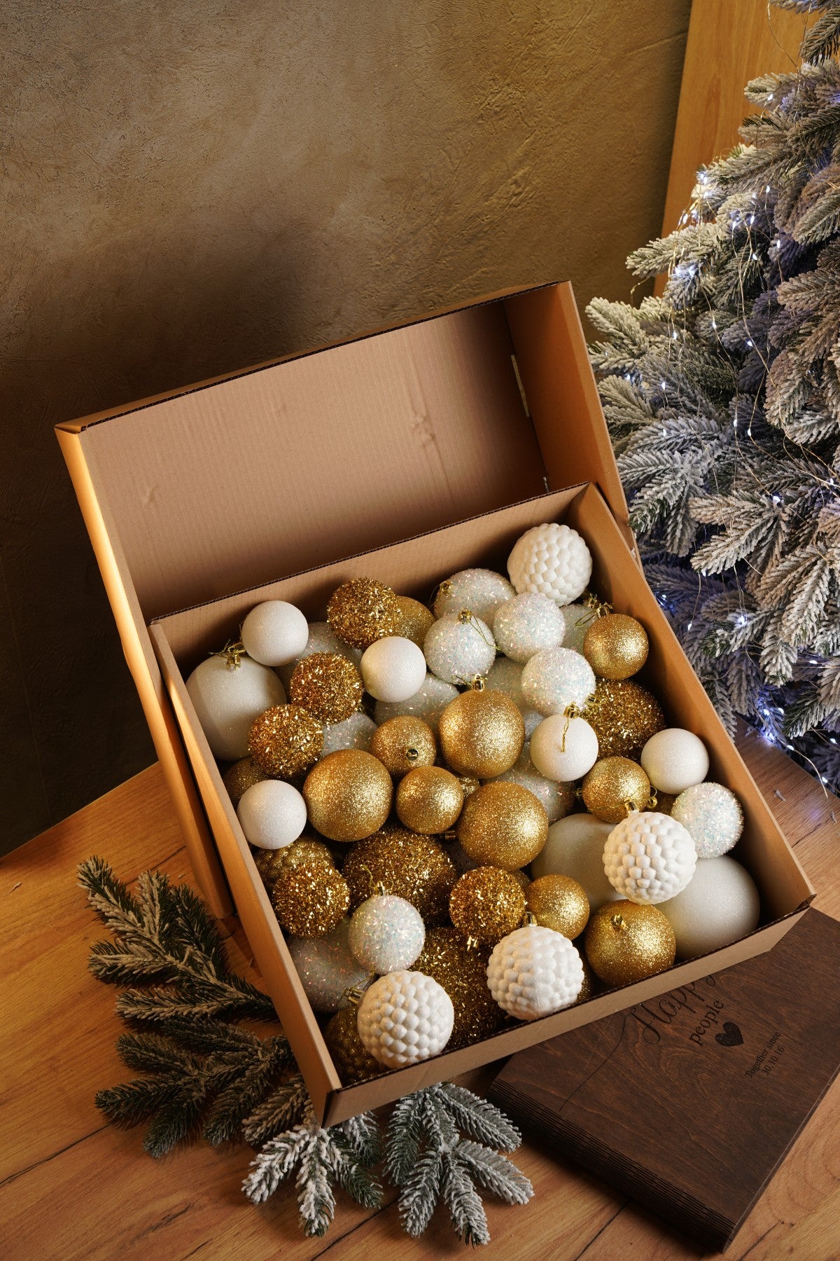 Новорічні кулі 40 шт Мікс Блиск Золотий Білий Набір новорічних куль