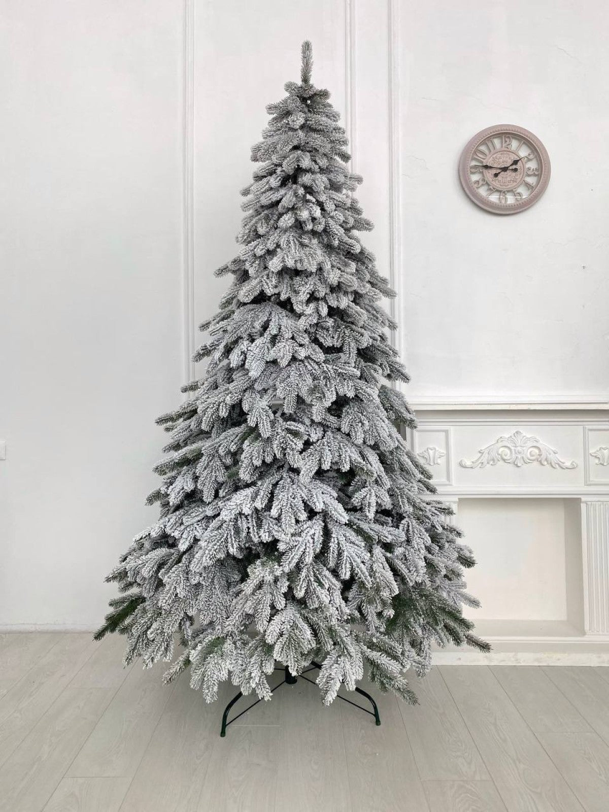 Ялинка засніжена лита Аляска