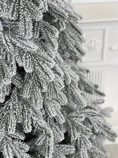 Ялинка засніжена лита Аляска