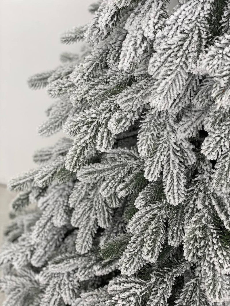 Ялинка засніжена лита Аляска