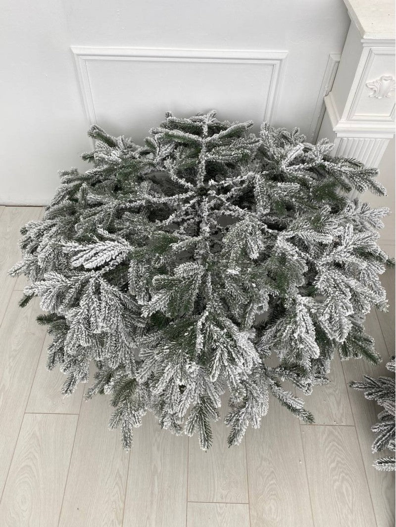 Ялинка засніжена лита Аляска