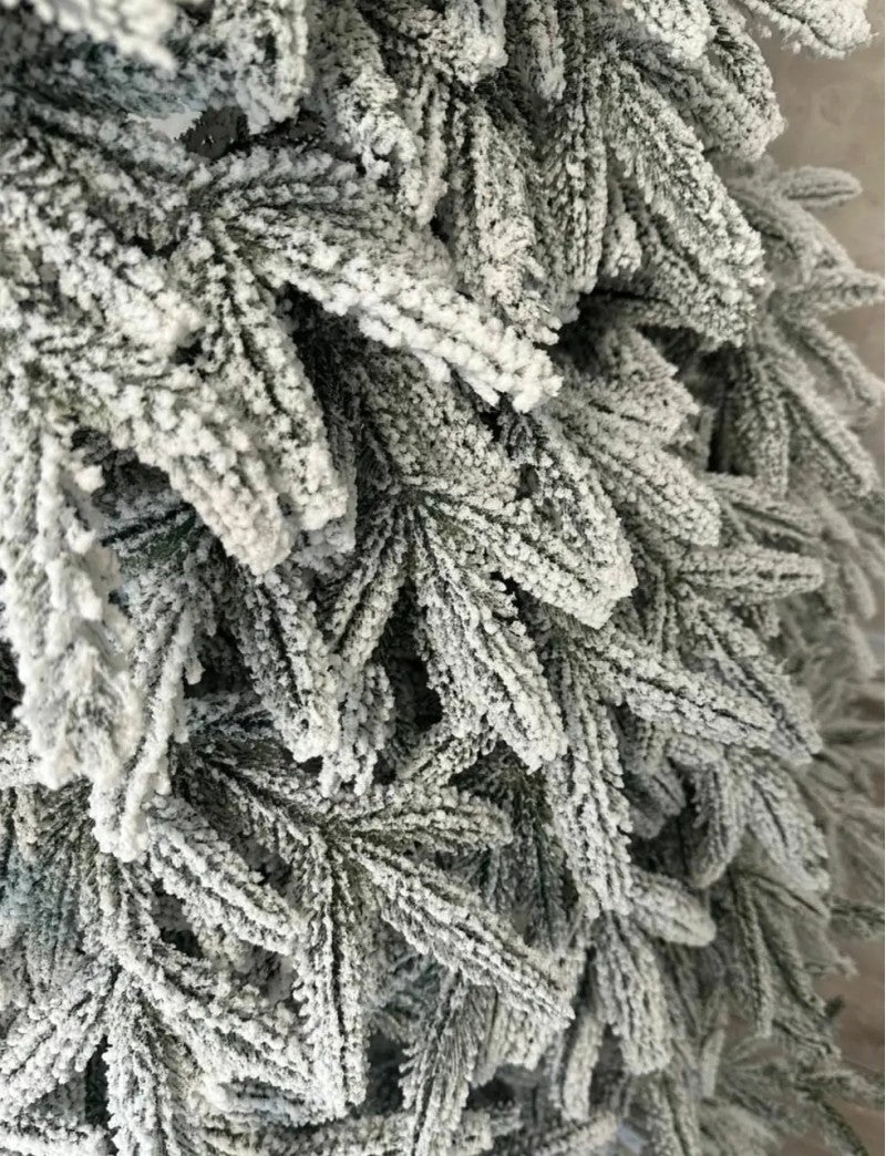 Ялинка засніжена лита Смерека