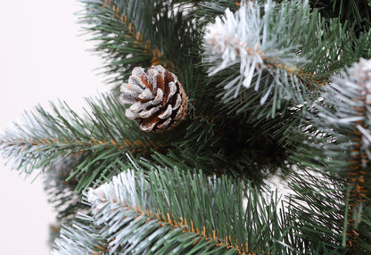 Штучна ялинка з шишками